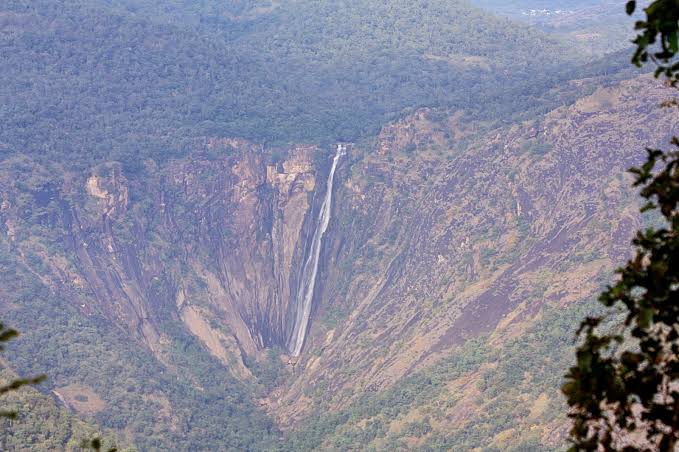 Hiking at Thalaiyar Falls